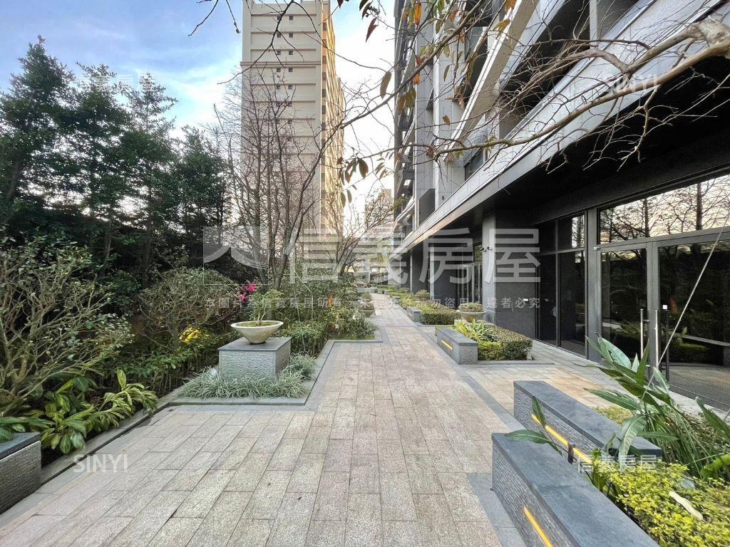 青埔⭐華固天圓三房車位房屋室內格局與周邊環境