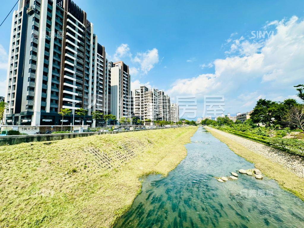 近中興大學康橋採光大三房房屋室內格局與周邊環境