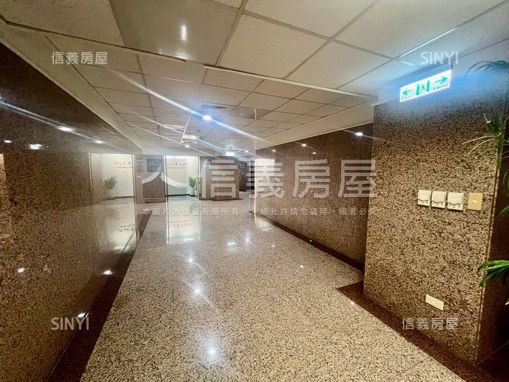 環球世貿辦公大樓房屋室內格局與周邊環境