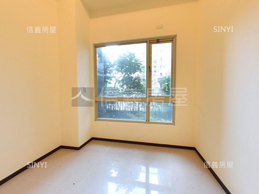 台北人１樓挑高大空間房屋室內格局與周邊環境