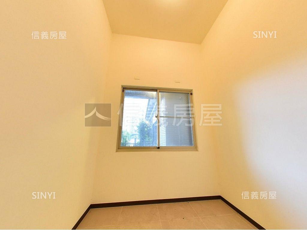 台北人１樓挑高大空間房屋室內格局與周邊環境