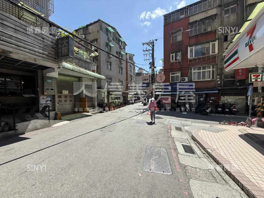 專任邊間三角窗優質店面房屋室內格局與周邊環境