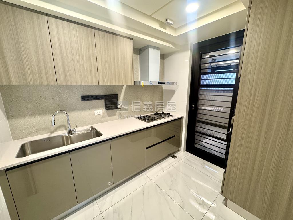 新☀️惠宇國圖館三房平車房屋室內格局與周邊環境