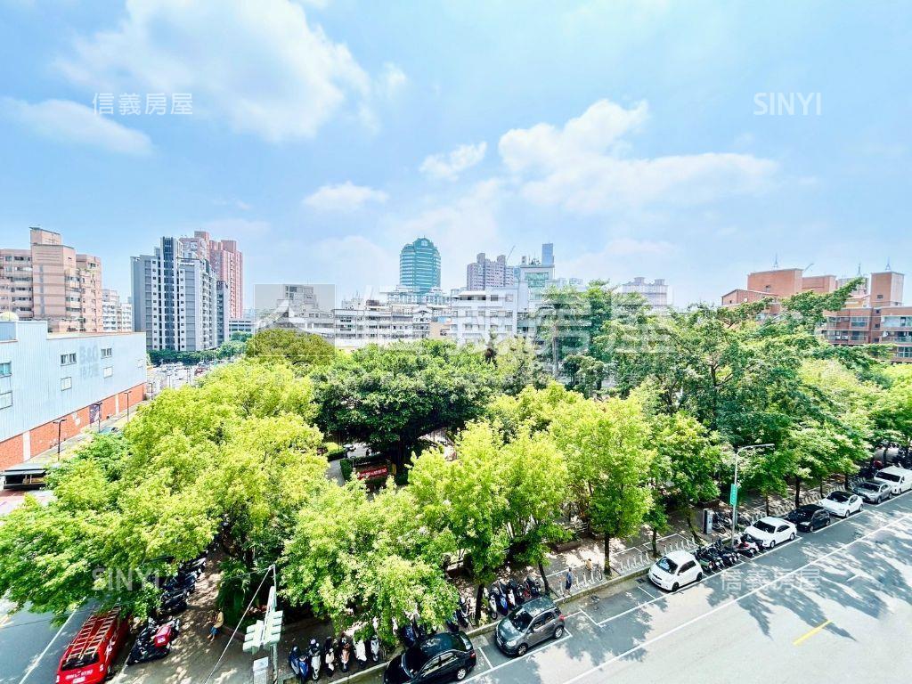 近捷運全新整理大四房房屋室內格局與周邊環境