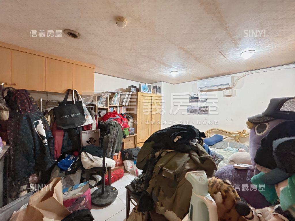 復華街１、２樓金店住房屋室內格局與周邊環境