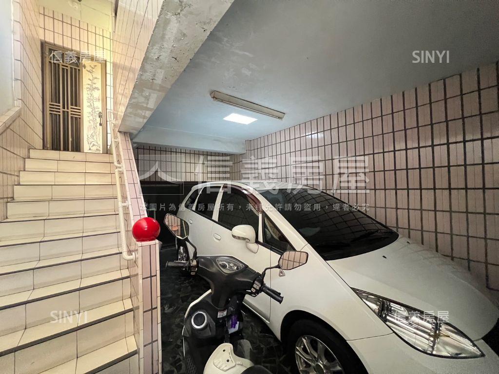 近衛武營ＲＣ寬庭透天房屋室內格局與周邊環境