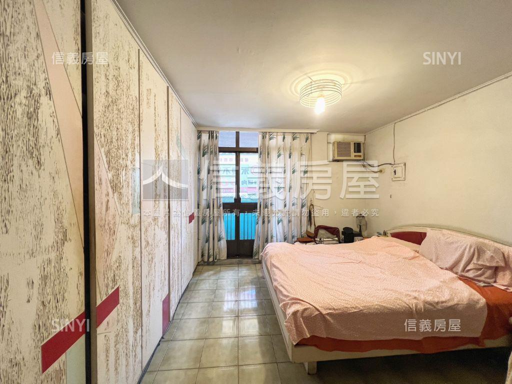近衛武營ＲＣ寬庭透天房屋室內格局與周邊環境
