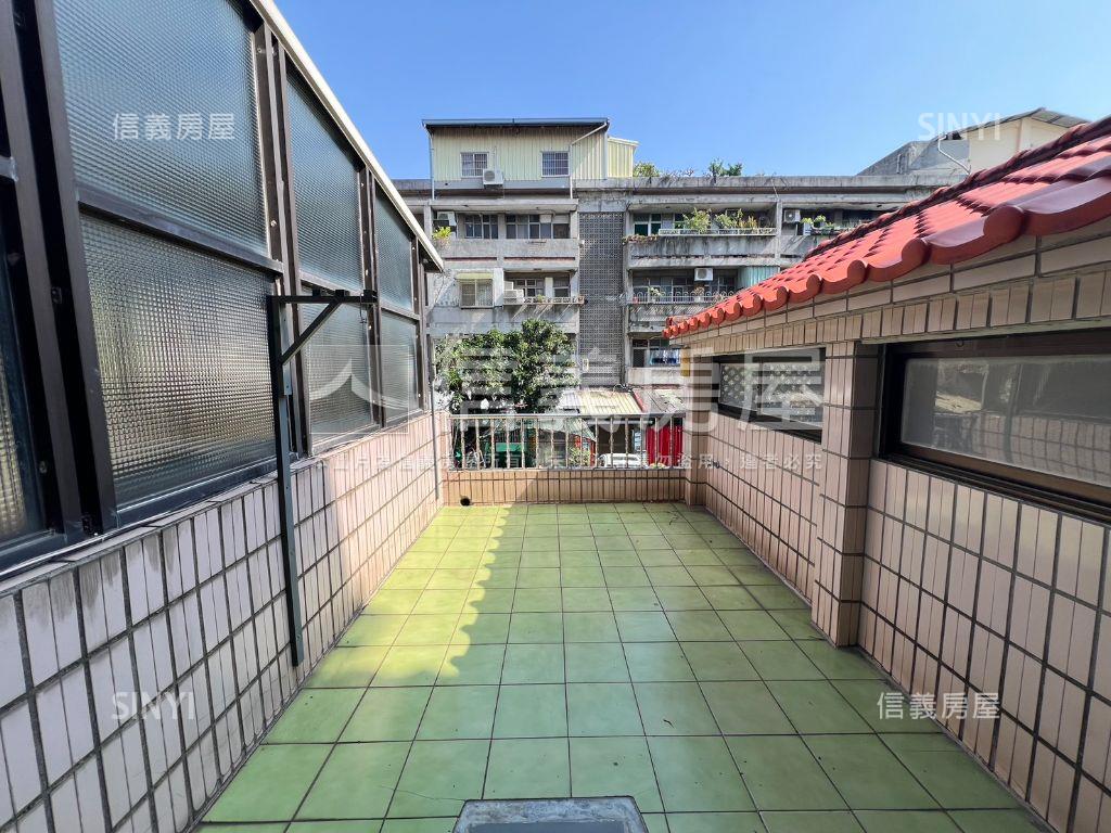 近衛武營ＲＣ寬庭透天房屋室內格局與周邊環境