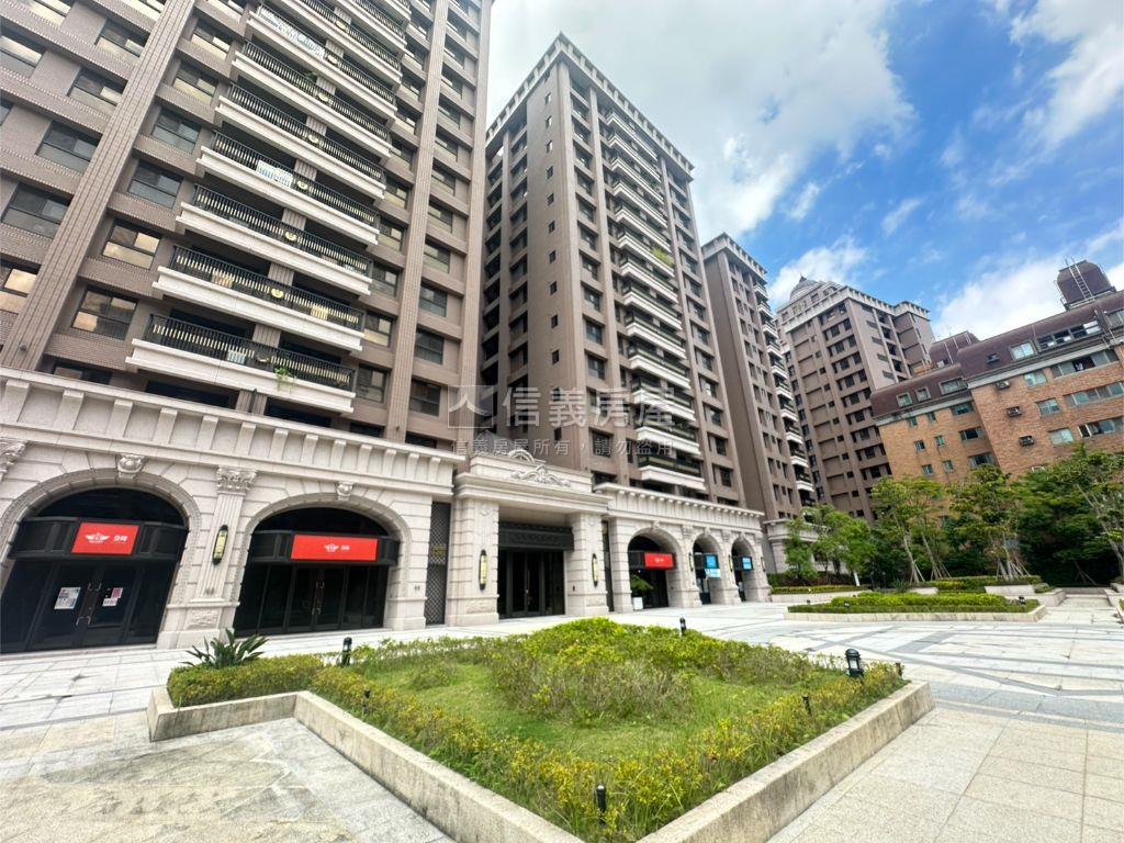 鉅慶登峰高樓景觀宅雙車位房屋室內格局與周邊環境