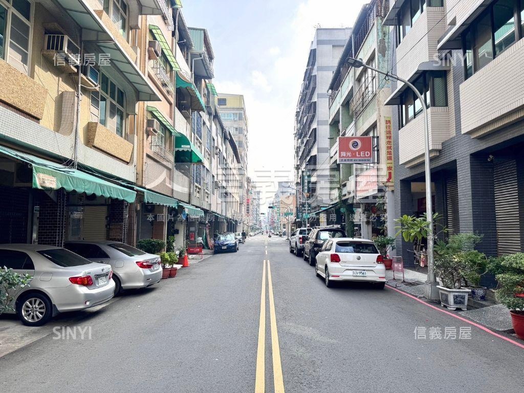 近車站正四樓騎樓透店房屋室內格局與周邊環境