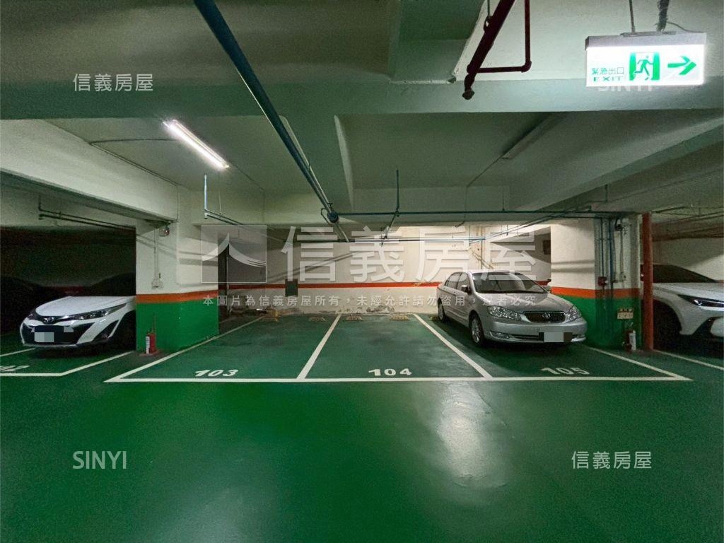 ＥＡＴ時尚館坡平車位房屋室內格局與周邊環境