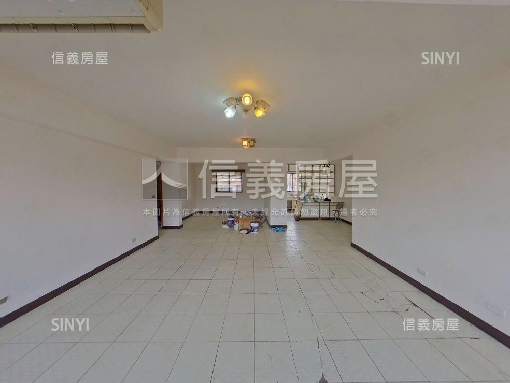 近交流道三面採光大空間房屋室內格局與周邊環境