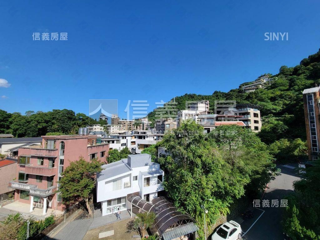 近交流道三面採光大空間房屋室內格局與周邊環境