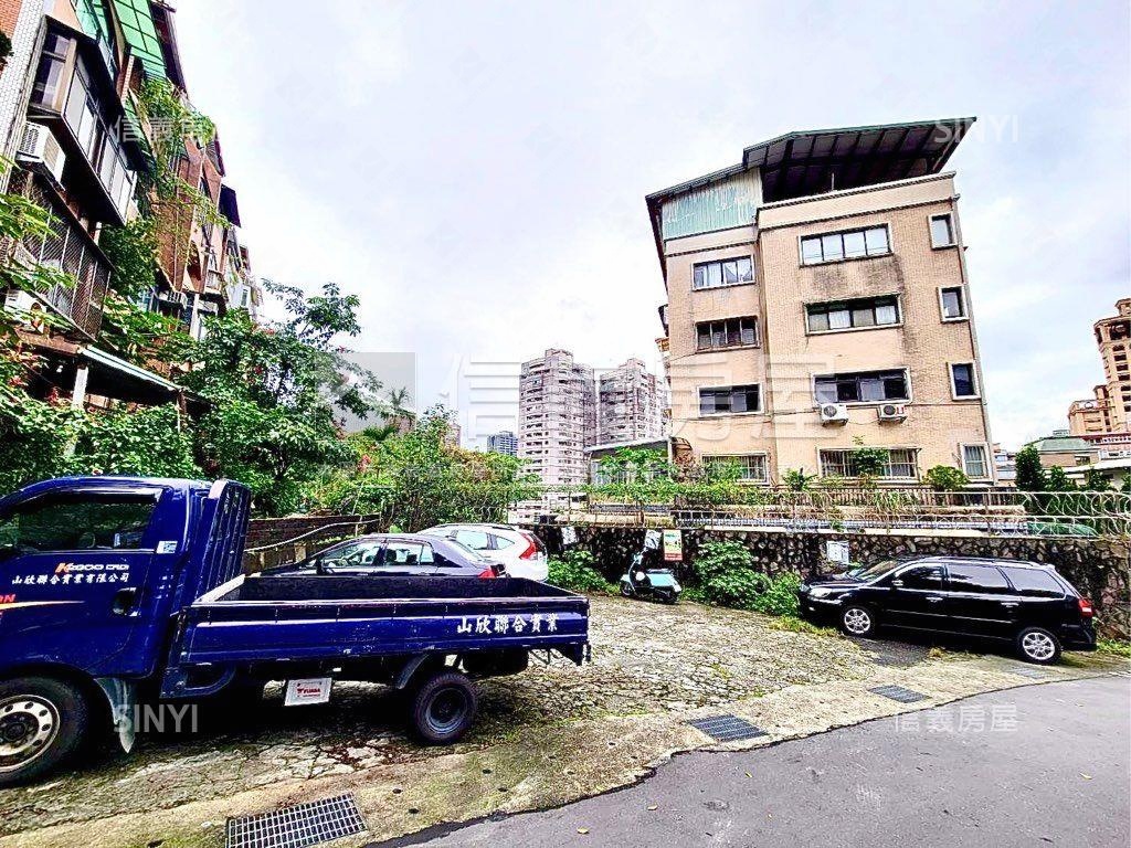 近交流道三面採光大空間房屋室內格局與周邊環境