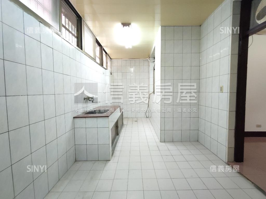 稀有＊龍江地段面寬店住辦房屋室內格局與周邊環境