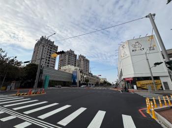 熱鬧！近彰泰黃金臨路店住