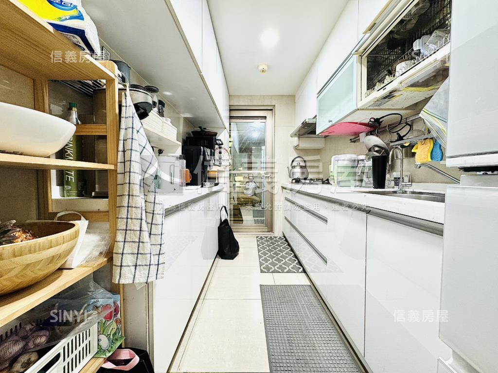 鑑築｜捷運寬敞三房名邸房屋室內格局與周邊環境