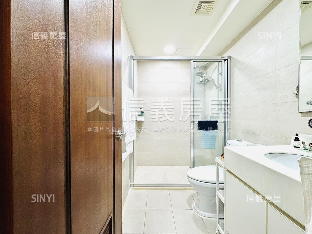 鑑築｜捷運寬敞三房名邸房屋室內格局與周邊環境