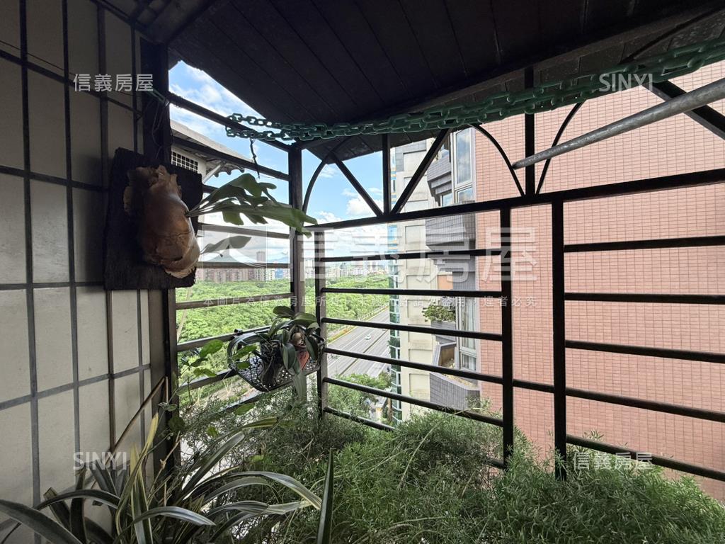 台北鄉廈森林景觀四房房屋室內格局與周邊環境