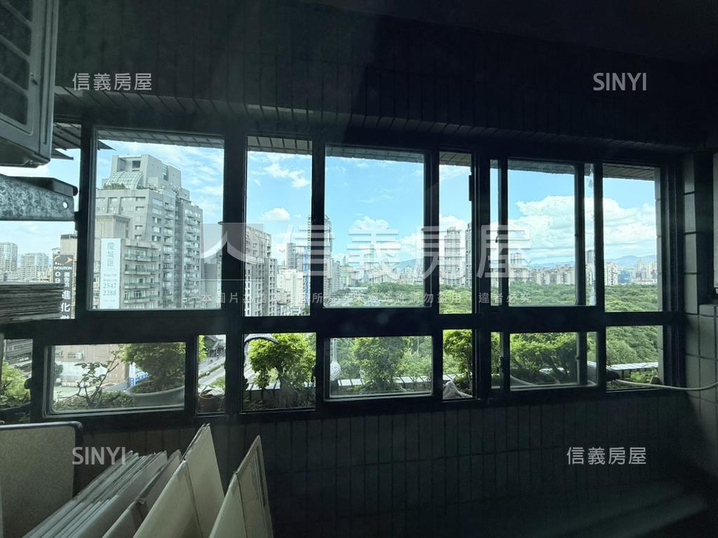 台北鄉廈森林景觀四房房屋室內格局與周邊環境