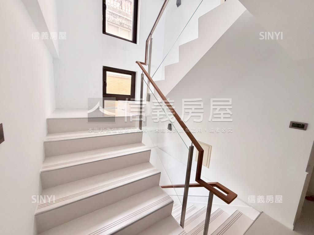 薇閣帝王別墅房屋室內格局與周邊環境