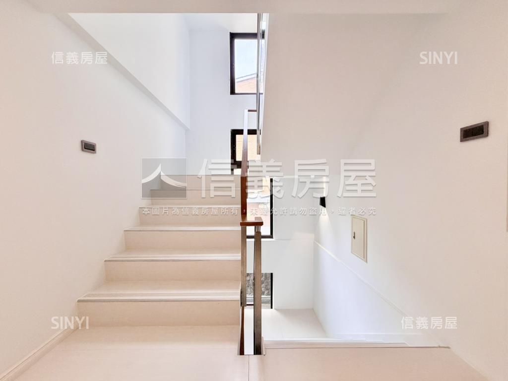 薇閣帝王別墅房屋室內格局與周邊環境