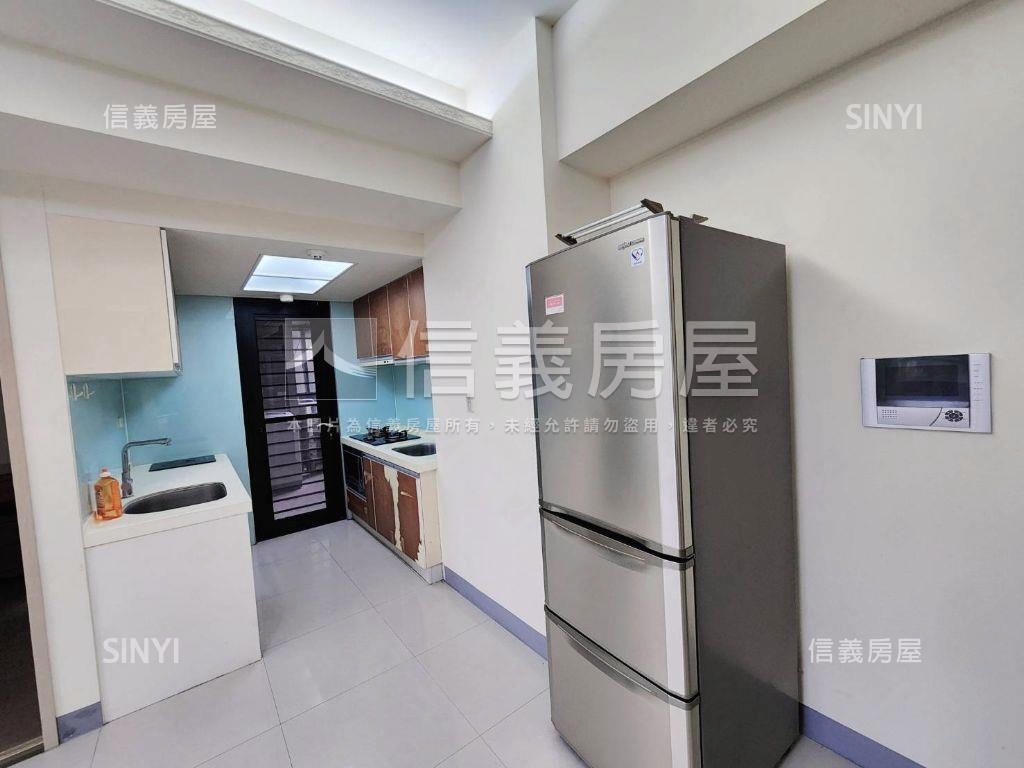 近中央大學★質感四房車位房屋室內格局與周邊環境