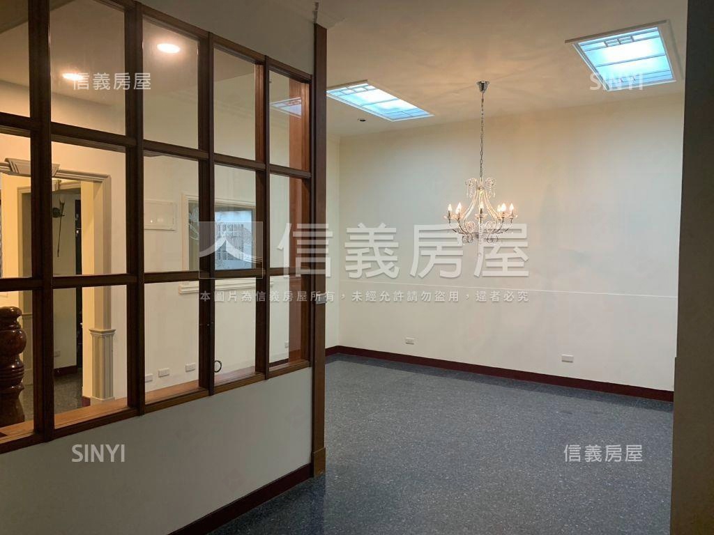 仁愛市心典雅面寬豪墅房屋室內格局與周邊環境