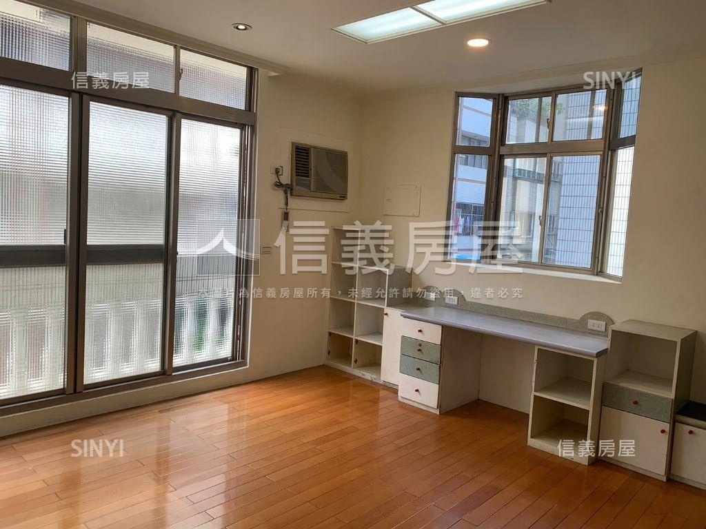 仁愛市心典雅面寬豪墅房屋室內格局與周邊環境