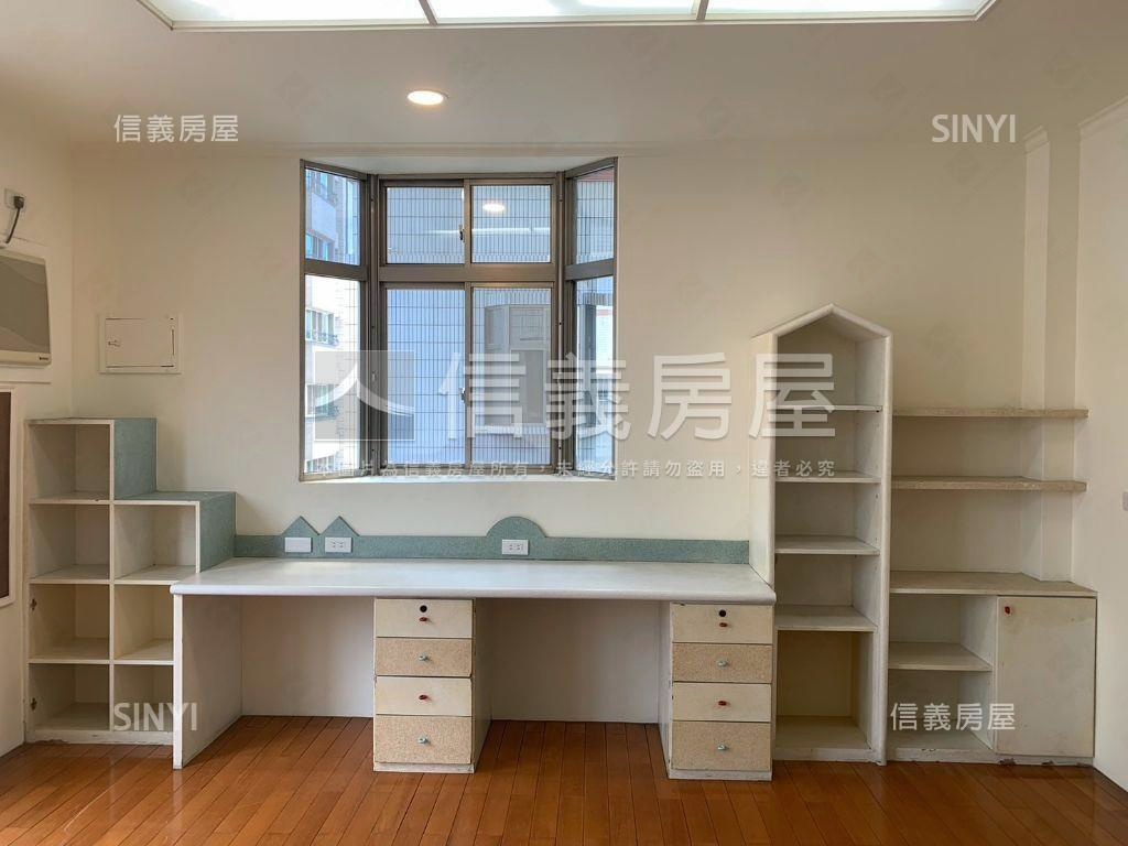 仁愛市心典雅面寬豪墅房屋室內格局與周邊環境