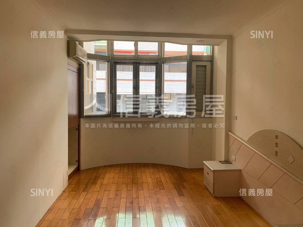 仁愛市心典雅面寬豪墅房屋室內格局與周邊環境