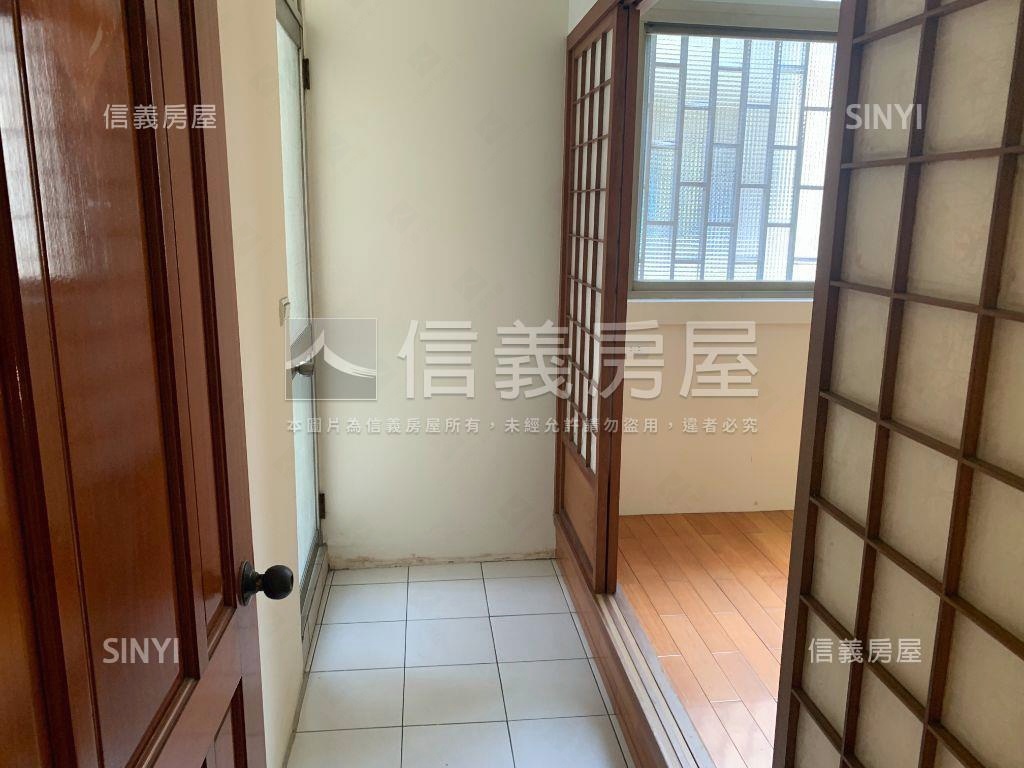 仁愛市心典雅面寬豪墅房屋室內格局與周邊環境