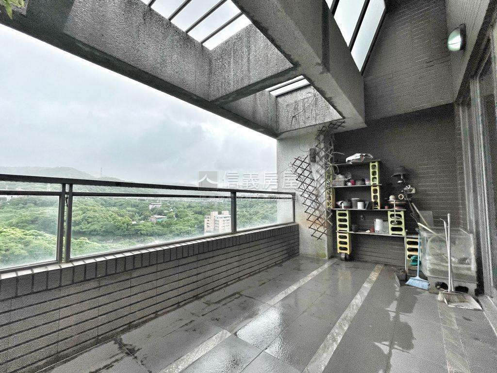近捷運捷森堡美裝潢樓中樓房屋室內格局與周邊環境