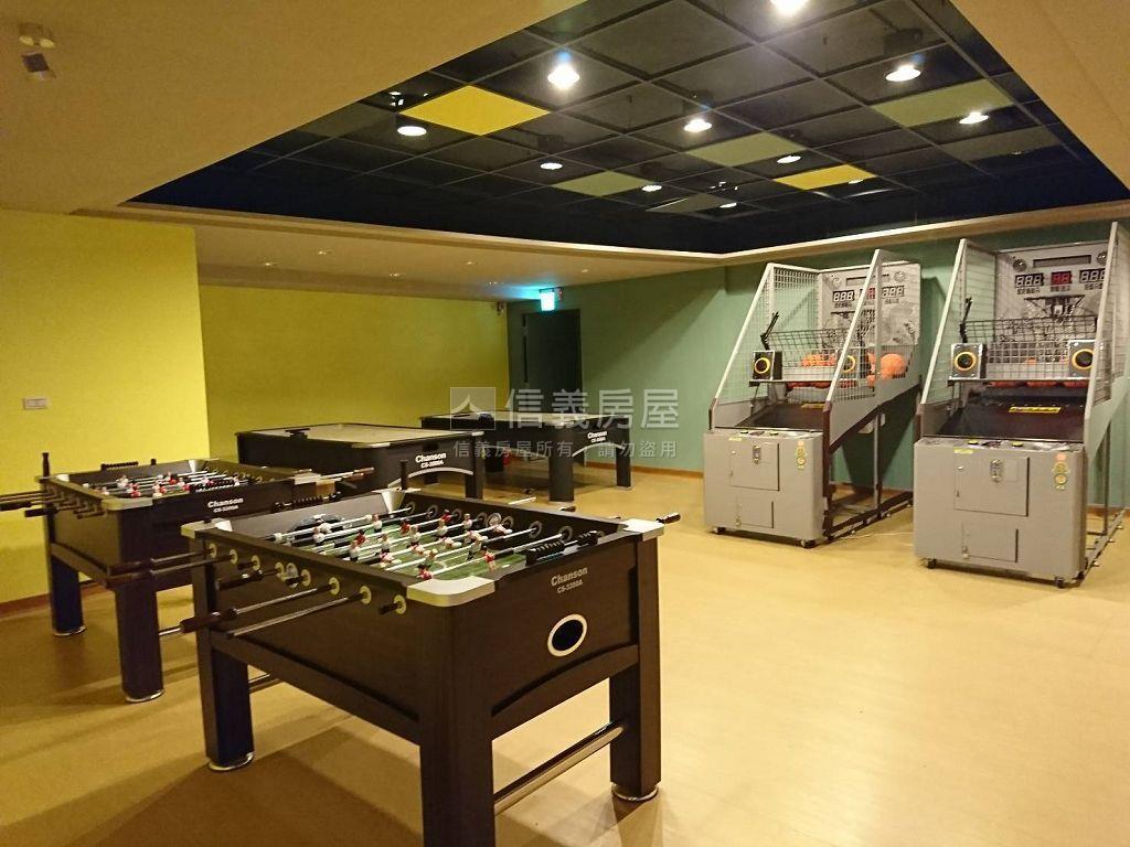 近捷運捷森堡美裝潢樓中樓房屋室內格局與周邊環境