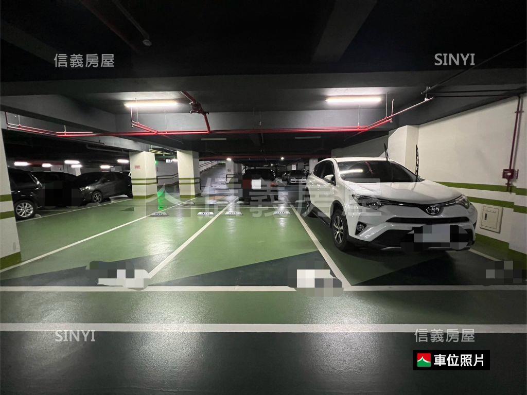 鼎藏大硯２高樓層三房車位房屋室內格局與周邊環境