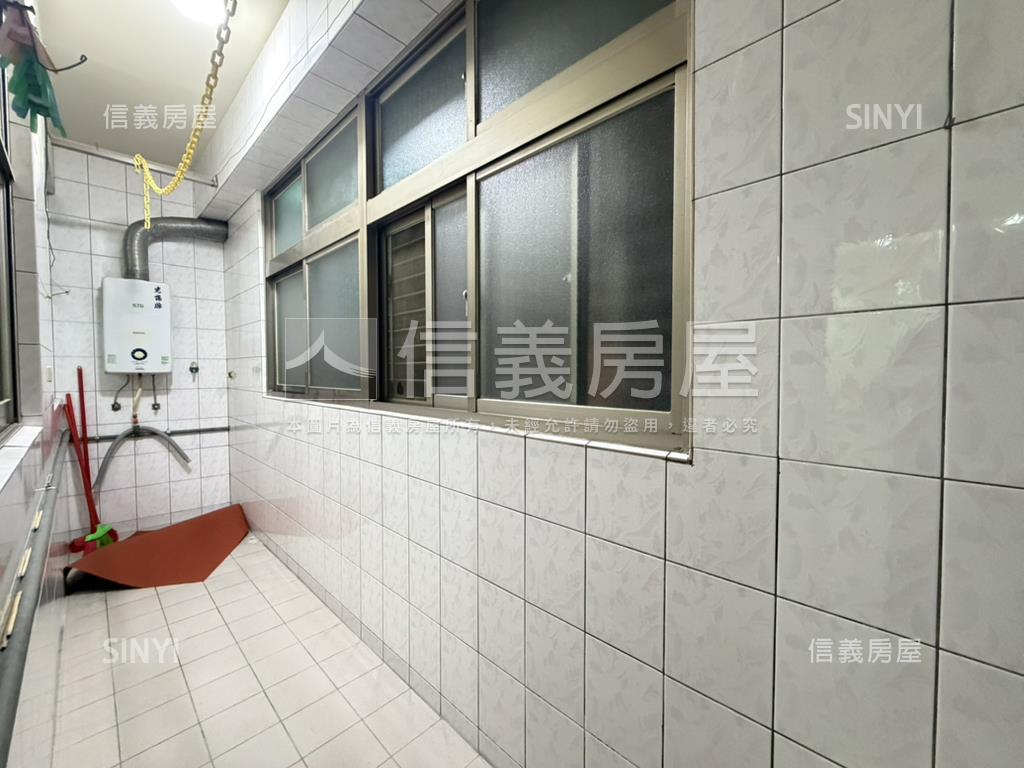 近捷運機能大空間美寓房屋室內格局與周邊環境