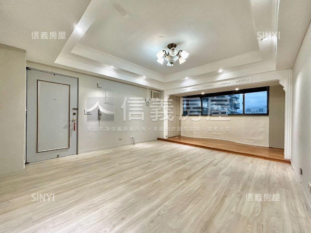 稀有秀山電梯四房平面車位房屋室內格局與周邊環境