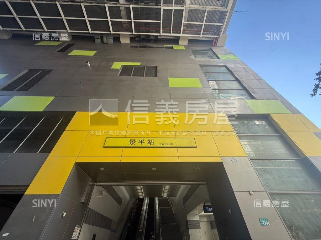 稀有秀山電梯四房平面車位房屋室內格局與周邊環境