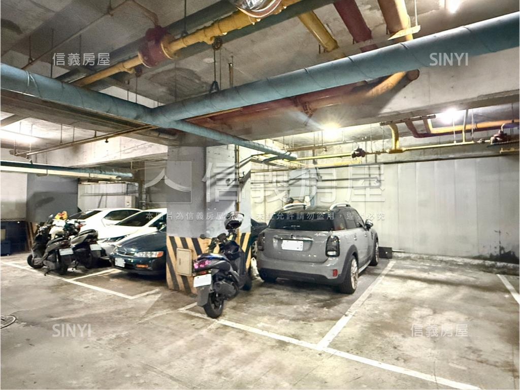 文山特區高樓層四房平車房屋室內格局與周邊環境