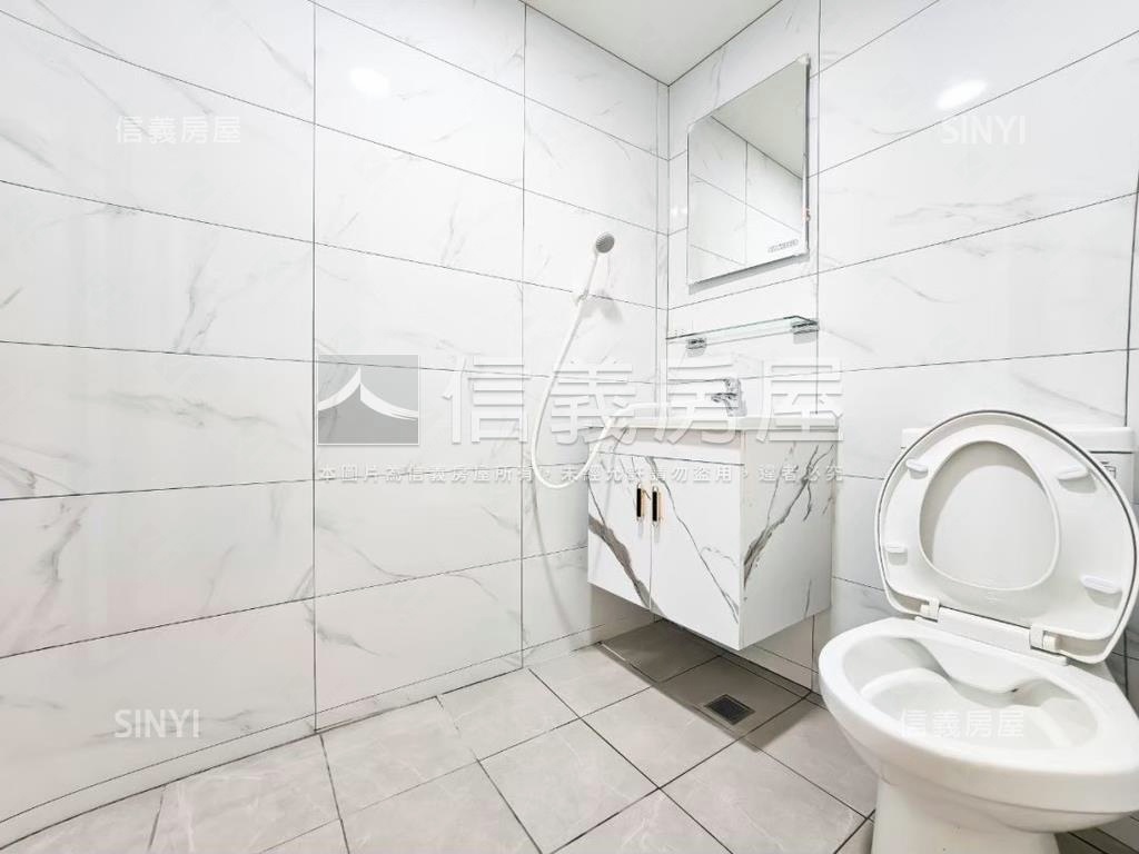 文心皇家捷運站美三房房屋室內格局與周邊環境