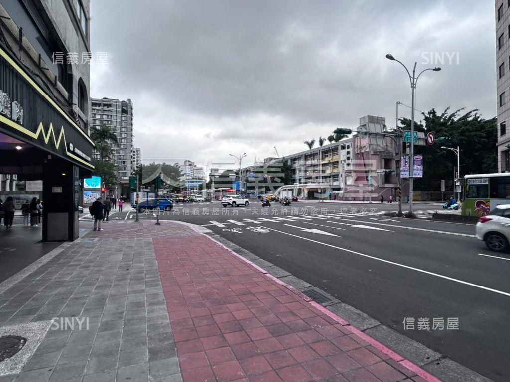 中山國小捷運旁大馬路金店房屋室內格局與周邊環境