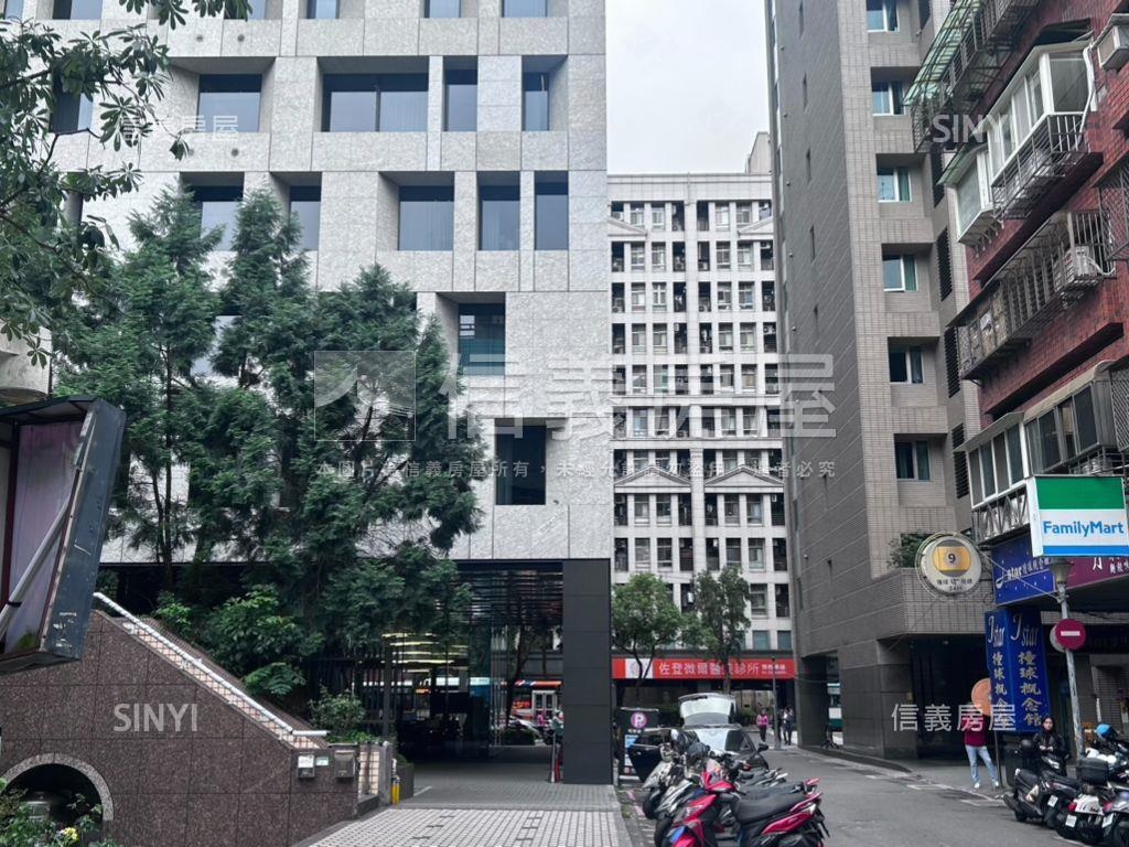 中山國小捷運旁大馬路金店房屋室內格局與周邊環境