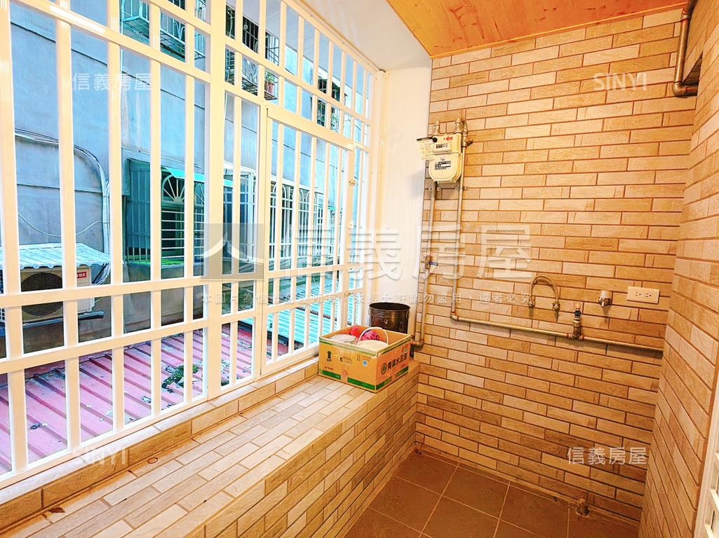 全新整理公寓２樓房屋室內格局與周邊環境