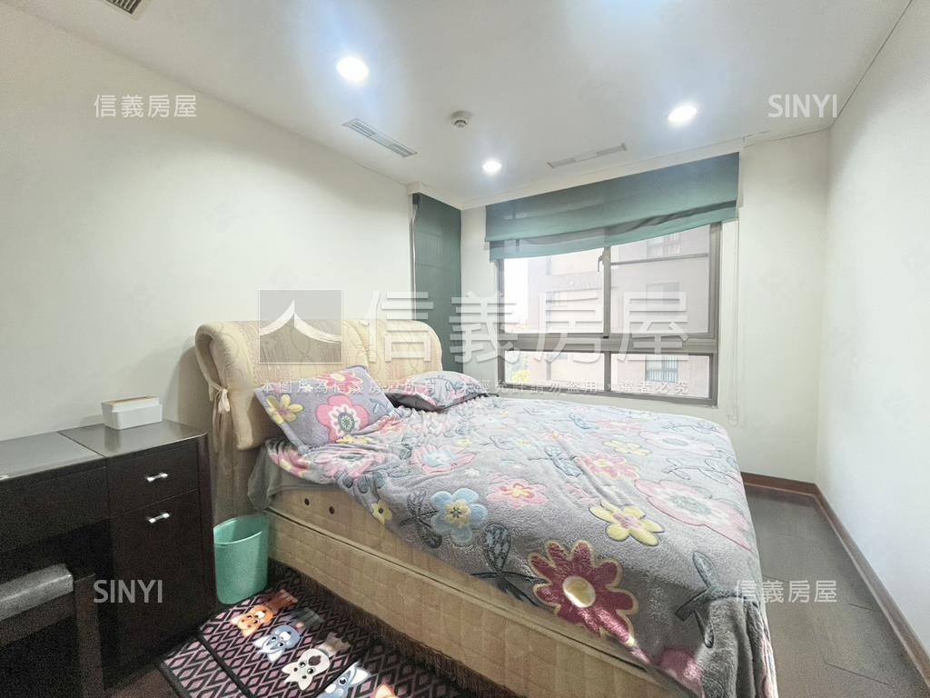 風呂。溫馨精美宅房屋室內格局與周邊環境