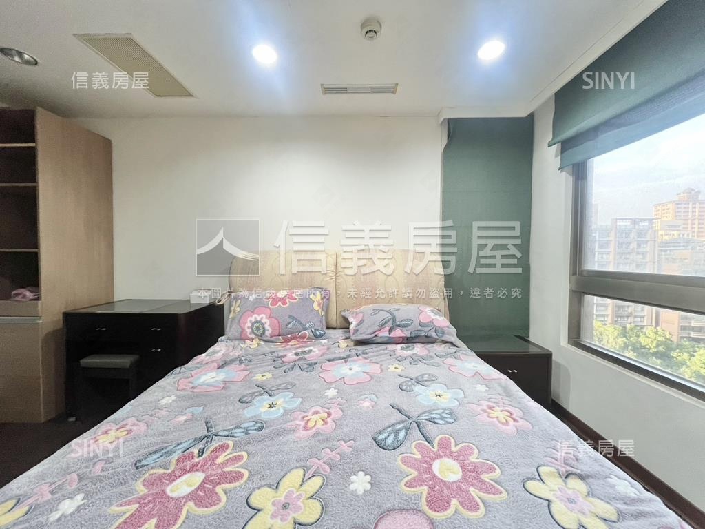 風呂。溫馨精美宅房屋室內格局與周邊環境