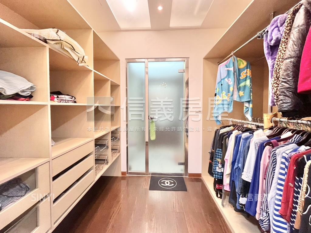 風呂。溫馨精美宅房屋室內格局與周邊環境