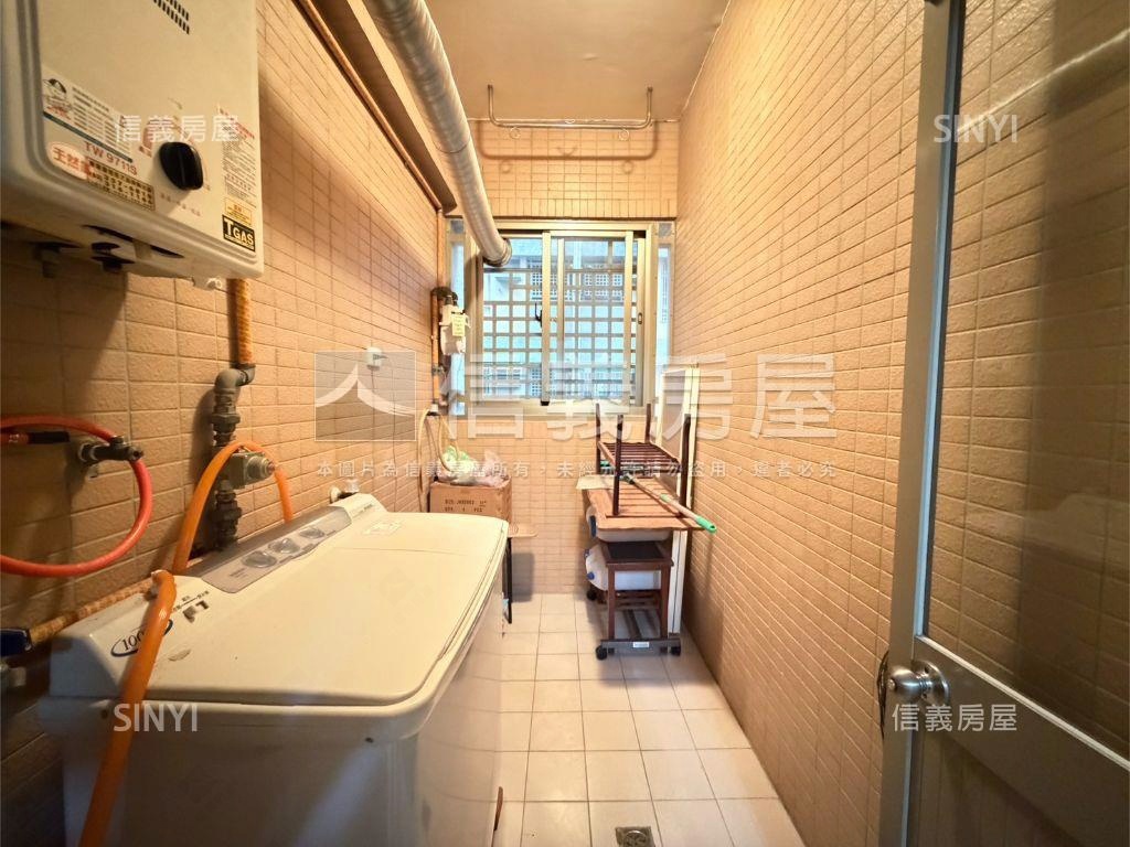 僑愛三房車位房屋室內格局與周邊環境