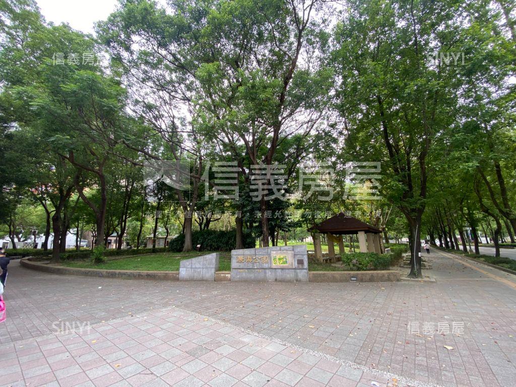 正南京東路高級商辦房屋室內格局與周邊環境