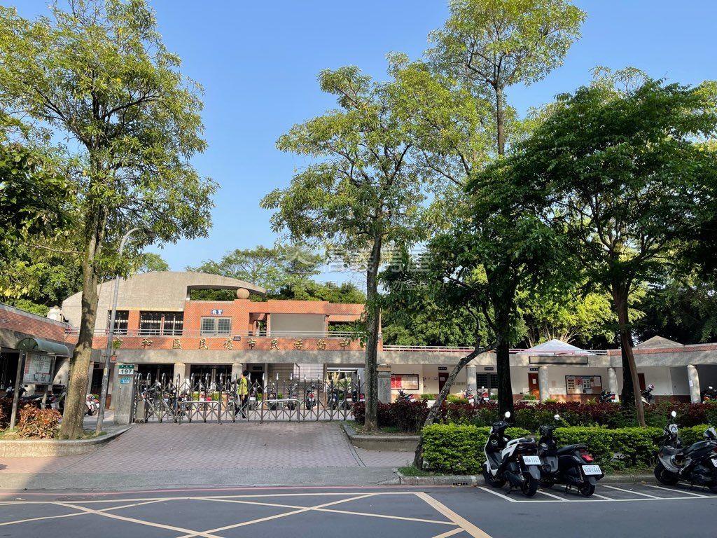 國光邊間三房公寓房屋室內格局與周邊環境