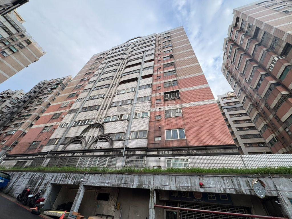 稀有☆台北新都凱撒區三房房屋室內格局與周邊環境
